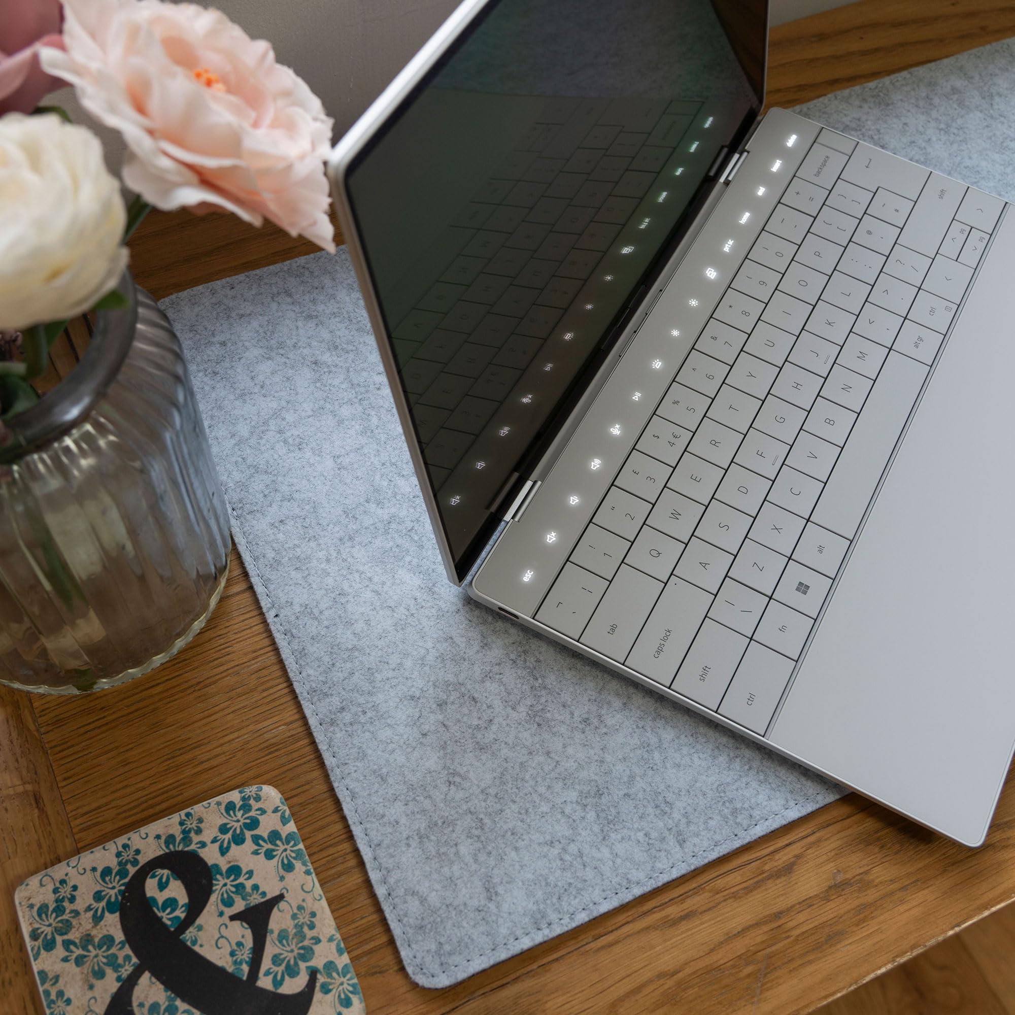 Large Felt Desk Mat - Non-Slip & Water Resistant Workspace Protector (Light Grey, 70x30cm)