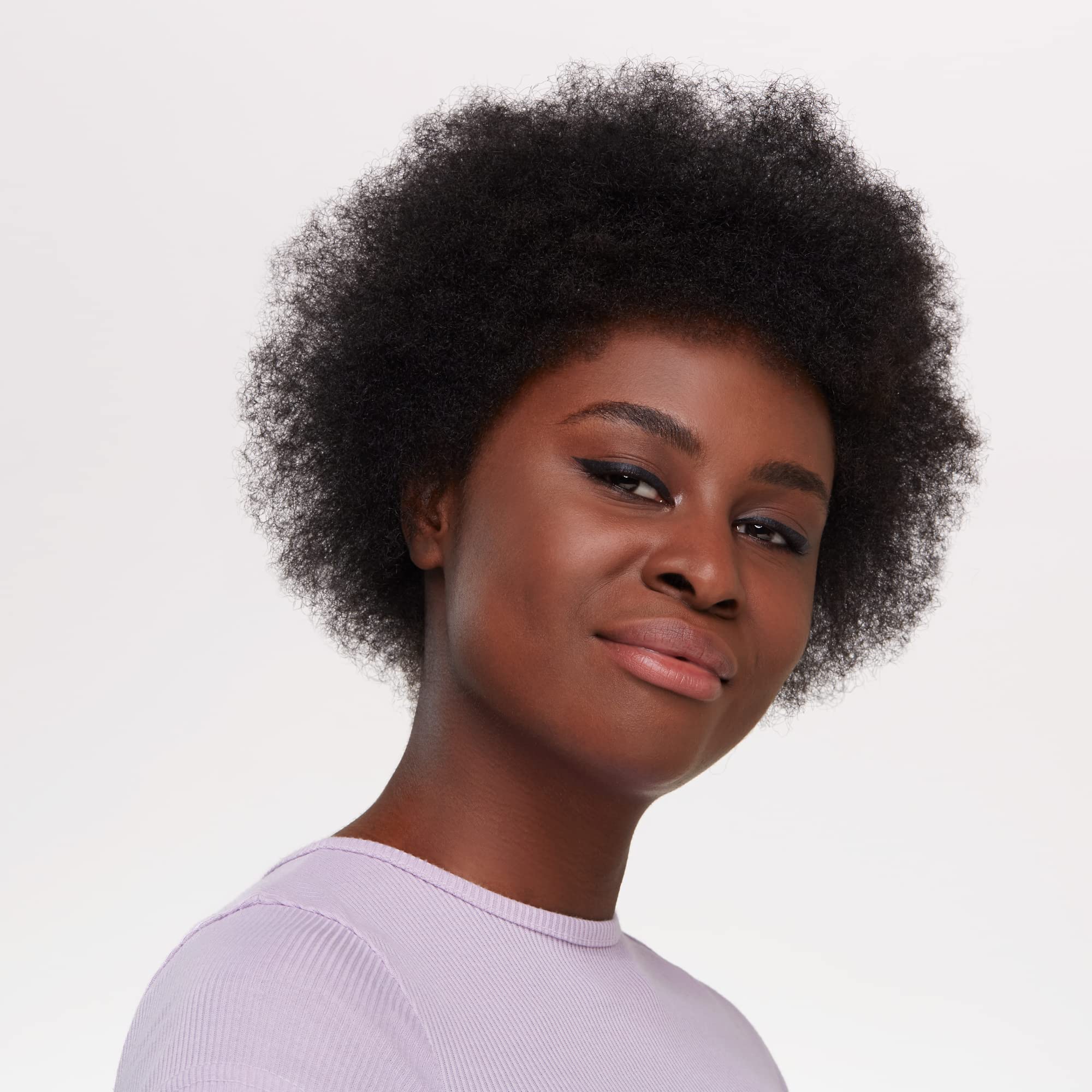 Essence Kajal Pencil: Long-Lasting Color Highlights for Defined Eyes